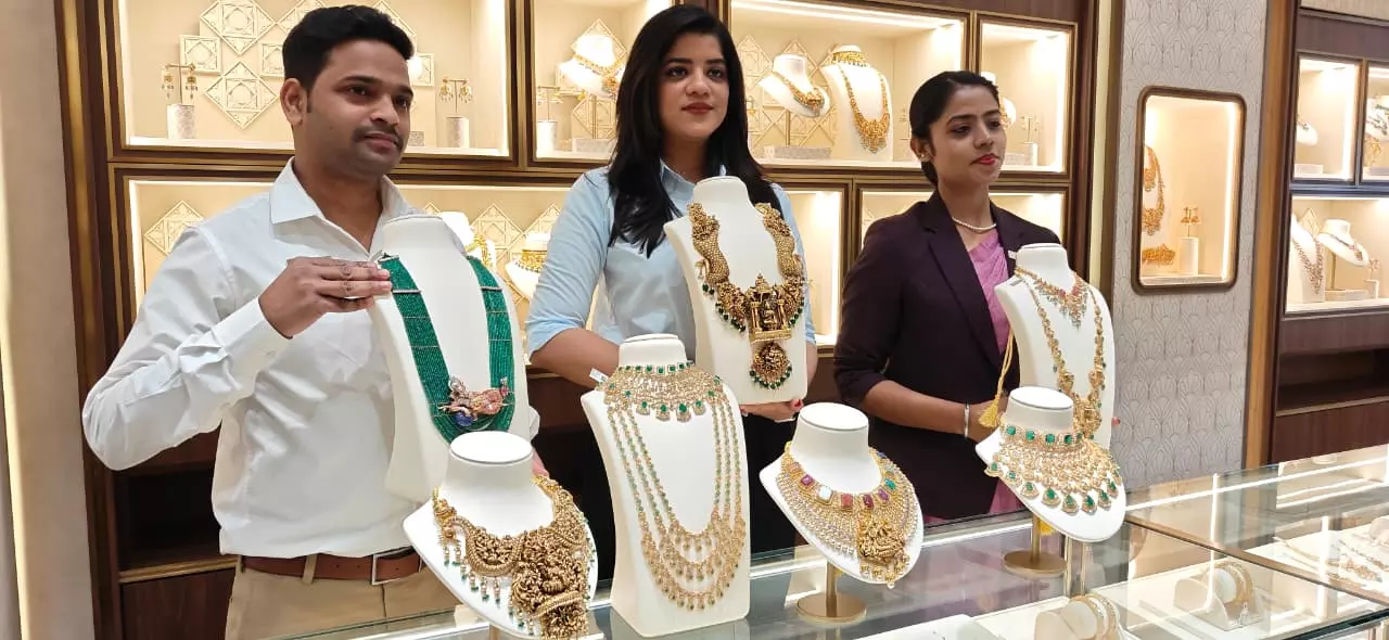 Malabar Gold & Diamonds Unveils Hyderabad Artistry Store, Strengthens Play in Curated Luxury Jewellery Malabar Gold & Diamonds Unveils Hyderabad Artistry Store, Strengthens Play in Curated Luxury Jewellery