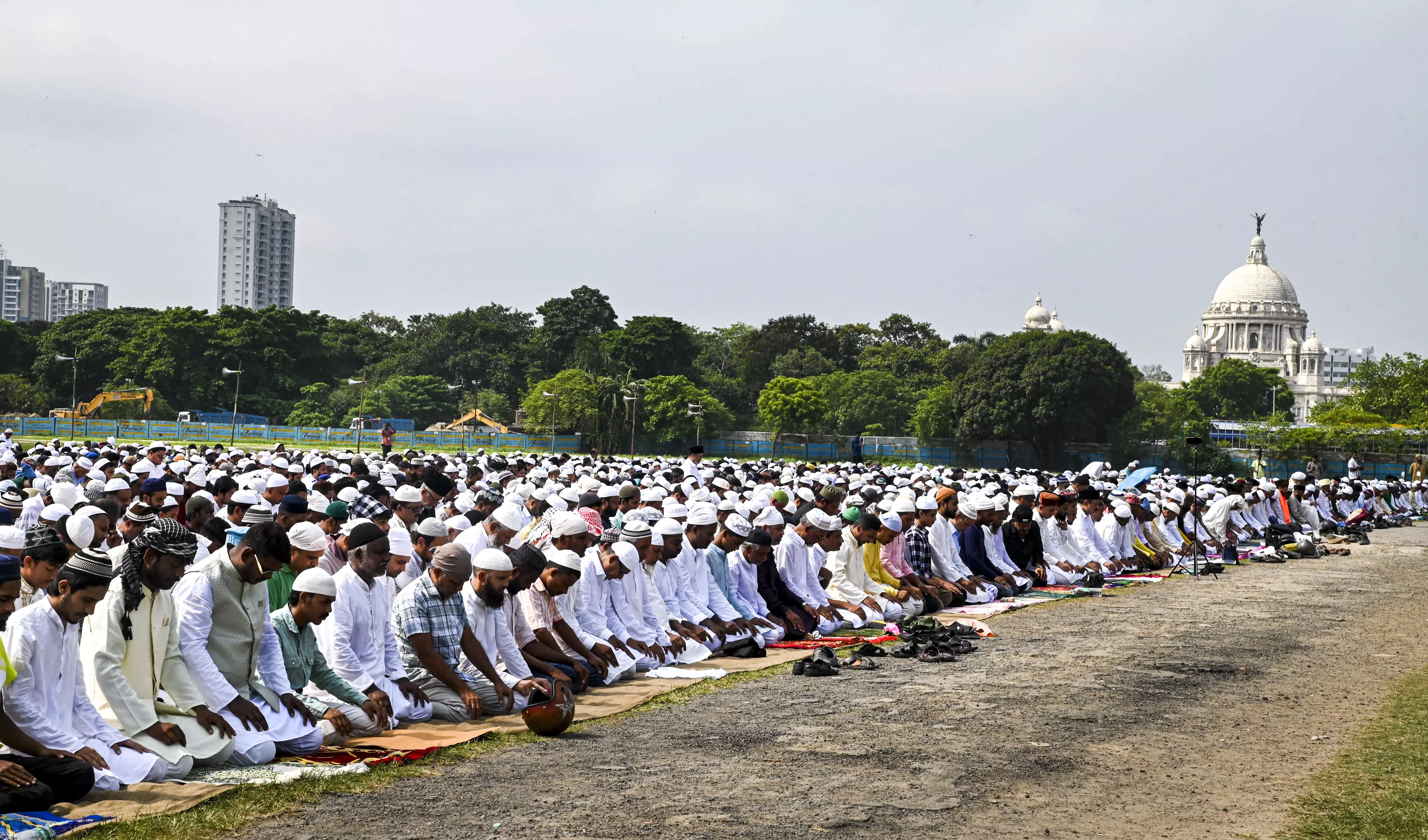 In a First in Many Years, Kolkata Eid Namaz Shifts to Brigade Parade Ground From Red Road In a First in Many Years, Kolkata Eid Namaz Shifts to Brigade Parade Ground From Red Road