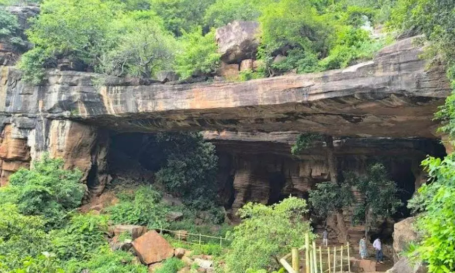 Akka Mahadevi Caves Draw Pilgrims, Adventure Seekers to Nallamala’s Riverine Rockscape Akka Mahadevi Caves Draw Pilgrims, Adventure Seekers to Nallamala’s Riverine Rockscape