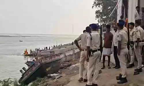 7 Drown As Boat Capsizes At Umanath Ganga Ghat In Patnas Barh 7 Drown As Boat Capsizes At Umanath Ganga Ghat In Patnas Barh
