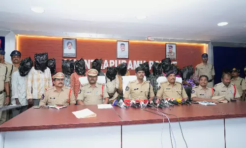 14-Member Ganja-Smuggling Gang Busted in Anantapur 14-Member Ganja-Smuggling Gang Busted in Anantapur
