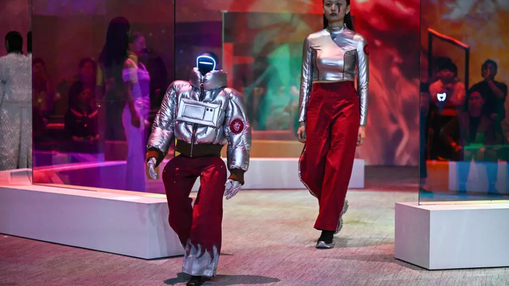 Robots Need Clothes: Humanoids Hit Catwalk In Seoul Robots Need Clothes: Humanoids Hit Catwalk In Seoul