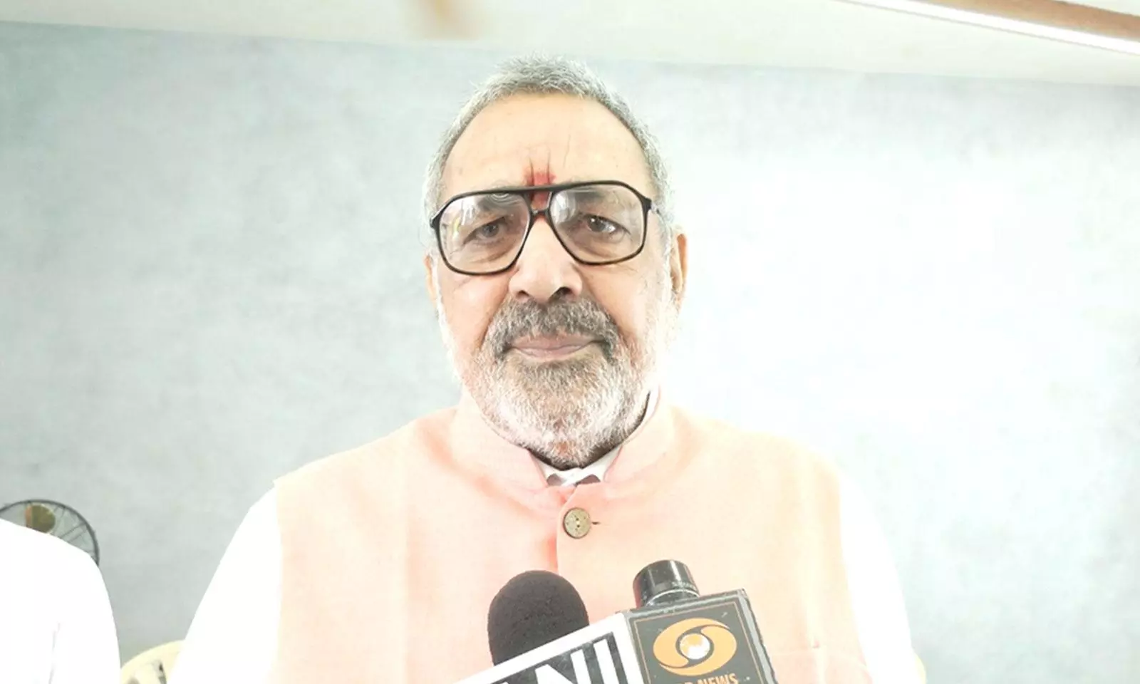 AP Aims To Emerge As Major Textile Hub: Giriraj Singh AP Aims To Emerge As Major Textile Hub: Giriraj Singh