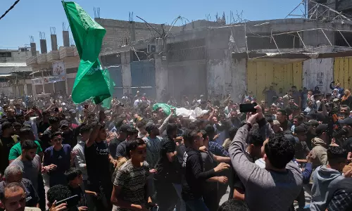 Palestinians Mourn 10 Killed in Eid Strikes as Netanyahu Vows Wider Control of the Strip