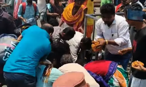 Devotees Make Away With Khaja After Police Remove Street Vendor In Puri Devotees Make Away With Khaja After Police Remove Street Vendor In Puri