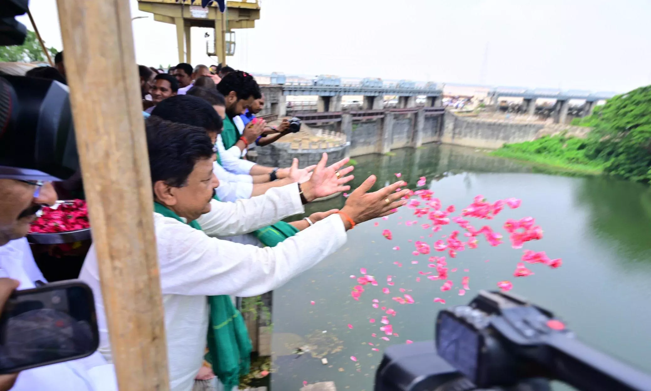 Water Released to Godavari Delta for Farmers To Raise Early Kharif Crop Water Released to Godavari Delta for Farmers To Raise Early Kharif Crop
