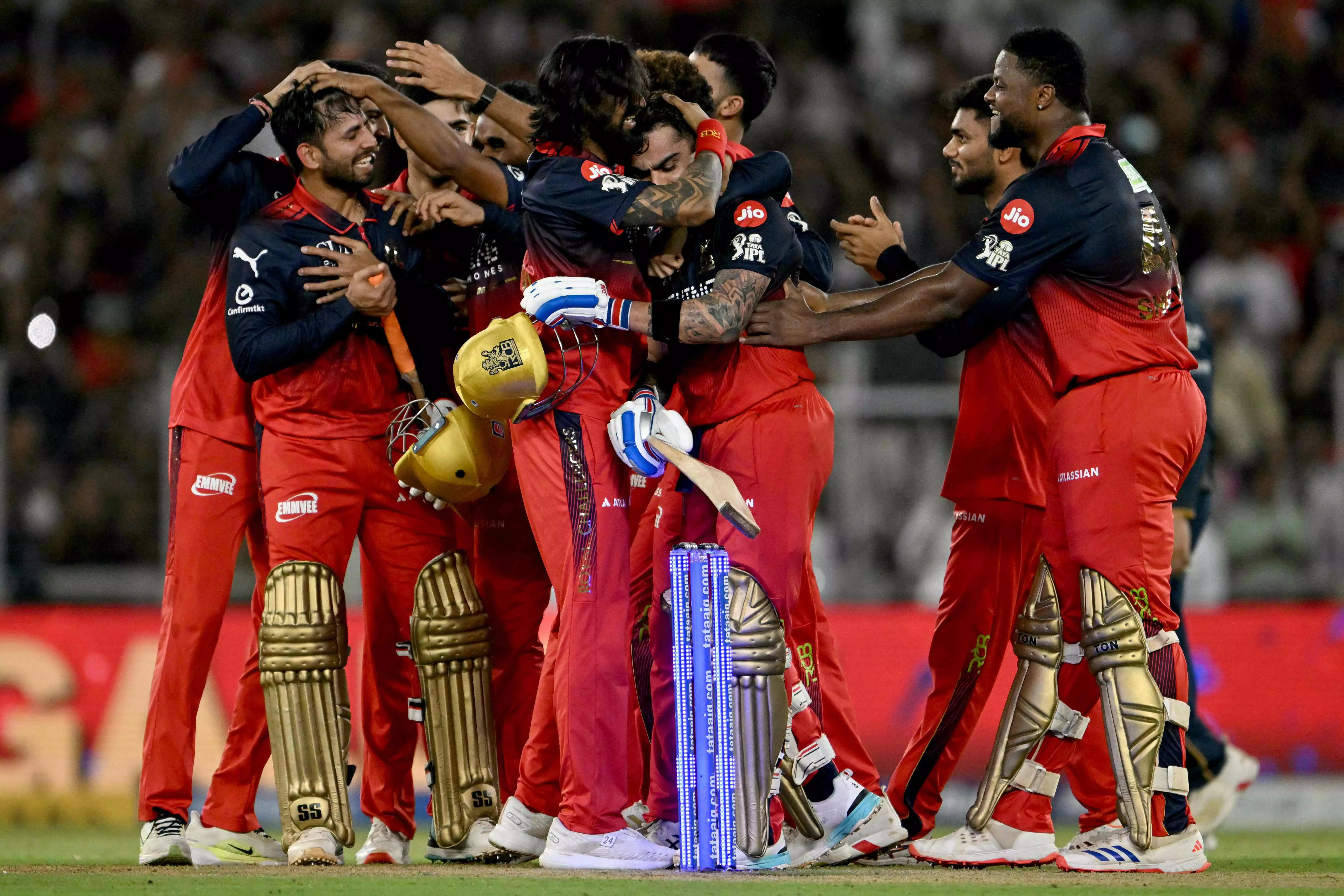Royal Challengers Bengaluru Clinch Second Straight IPL Title Royal Challengers Bengaluru Clinch Second Straight IPL Title