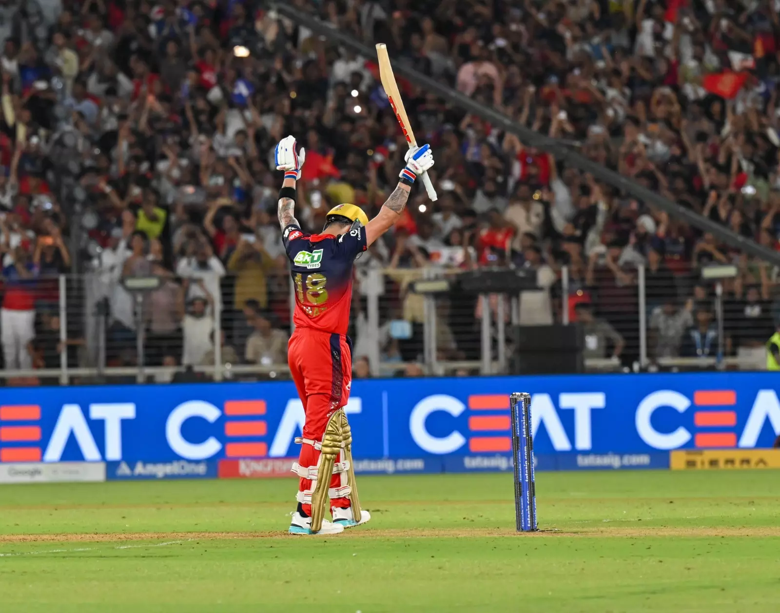 Virat Kohli and the RCB Fanbase That Refused to Leave Virat Kohli and the RCB Fanbase That Refused to Leave