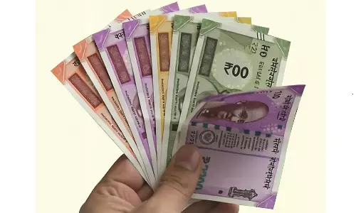 Plastic in Your Wallet? Is India Ready for Polymer Currency? Plastic in Your Wallet? Is India Ready for Polymer Currency?