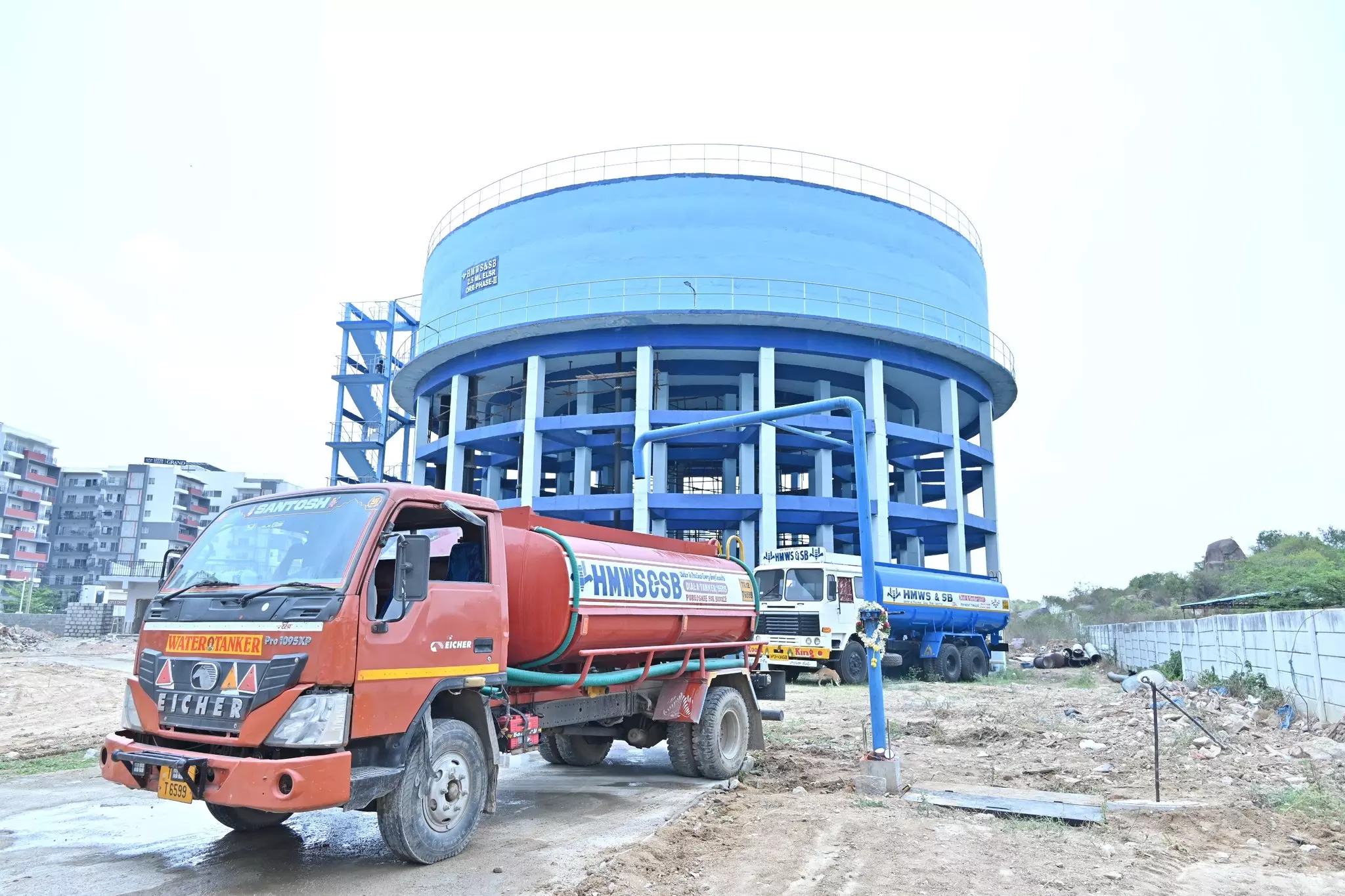 Hyderabad Water Crisis Deepens with Record 15,200 Tanker Bookings in a Day Hyderabad Water Crisis Deepens with Record 15,200 Tanker Bookings in a Day