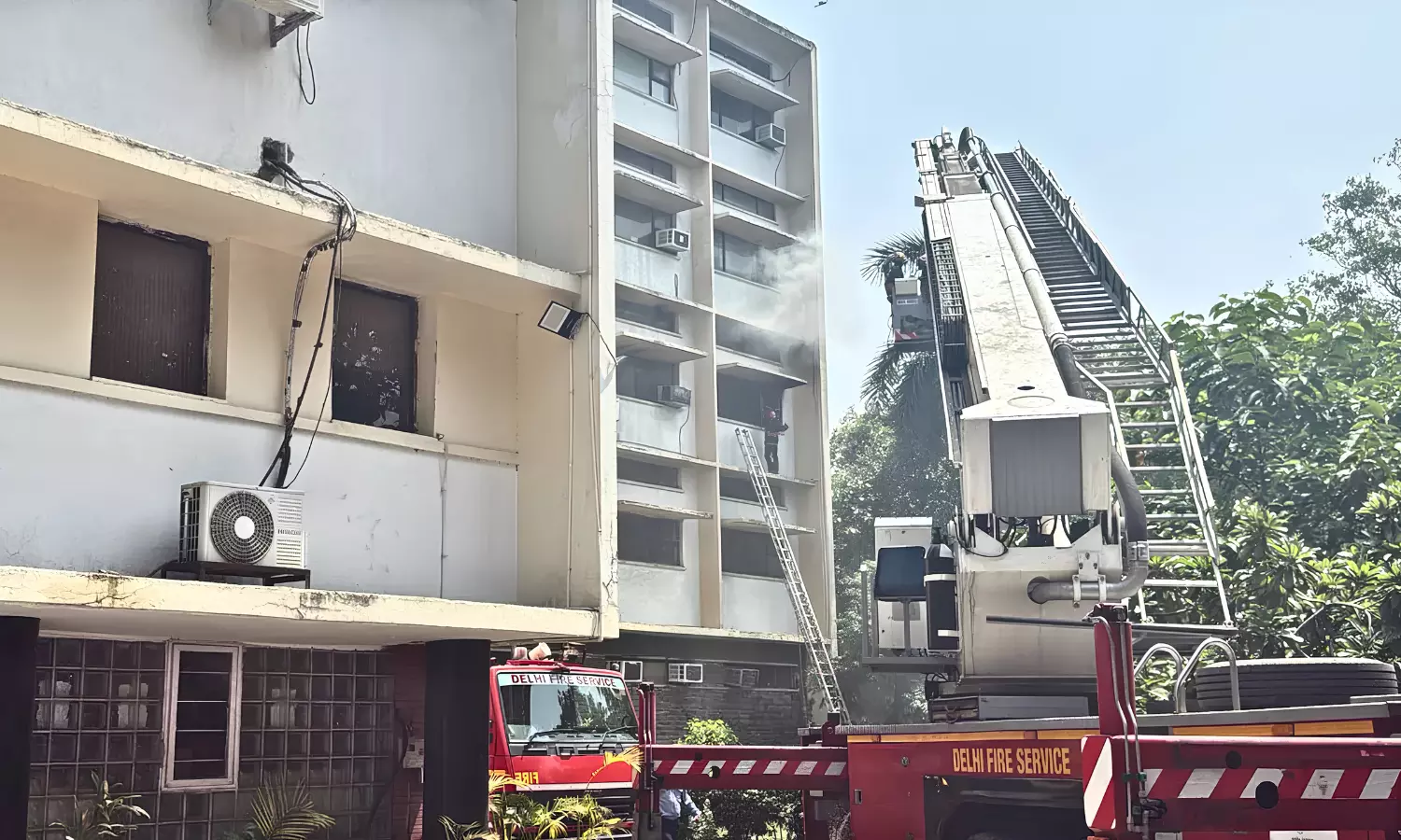 Fire at SPA Campus, Not Education Ministry Office, Says DFS Fire at SPA Campus, Not Education Ministry Office, Says DFS