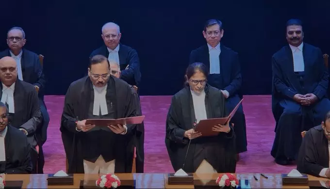 CJI Administers Oath of Office to Five New SC Judges, Strength Rises to 37 CJI Administers Oath of Office to Five New SC Judges, Strength Rises to 37