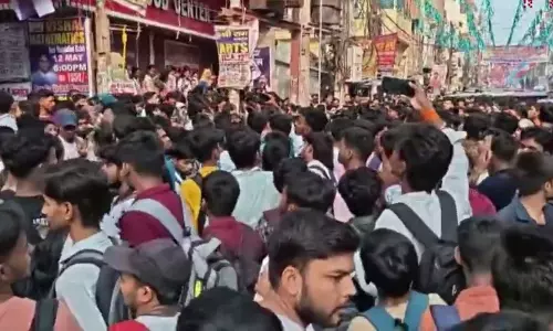 Students Protest Outside Khan Sirs Institute After Firing Incident