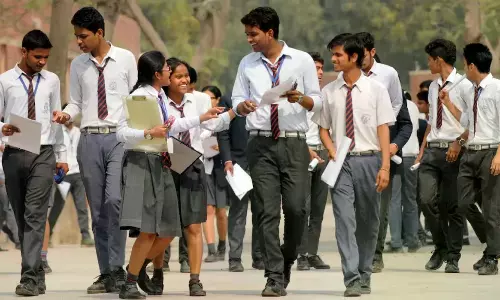 CBSE Clarifies Students Can Use UPI, Cards, Net Banking for Re-evaluation Payments