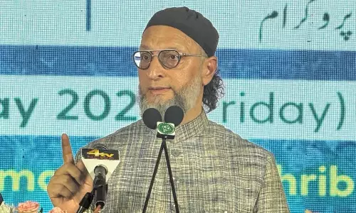 Owaisi Urges AIMIM Leaders to Assist Voters in Telangana SIR Drive