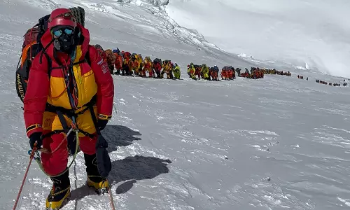 Sherpa Guide Missing for a Week on Mount Everest Rescued While Crawling to Base Camp