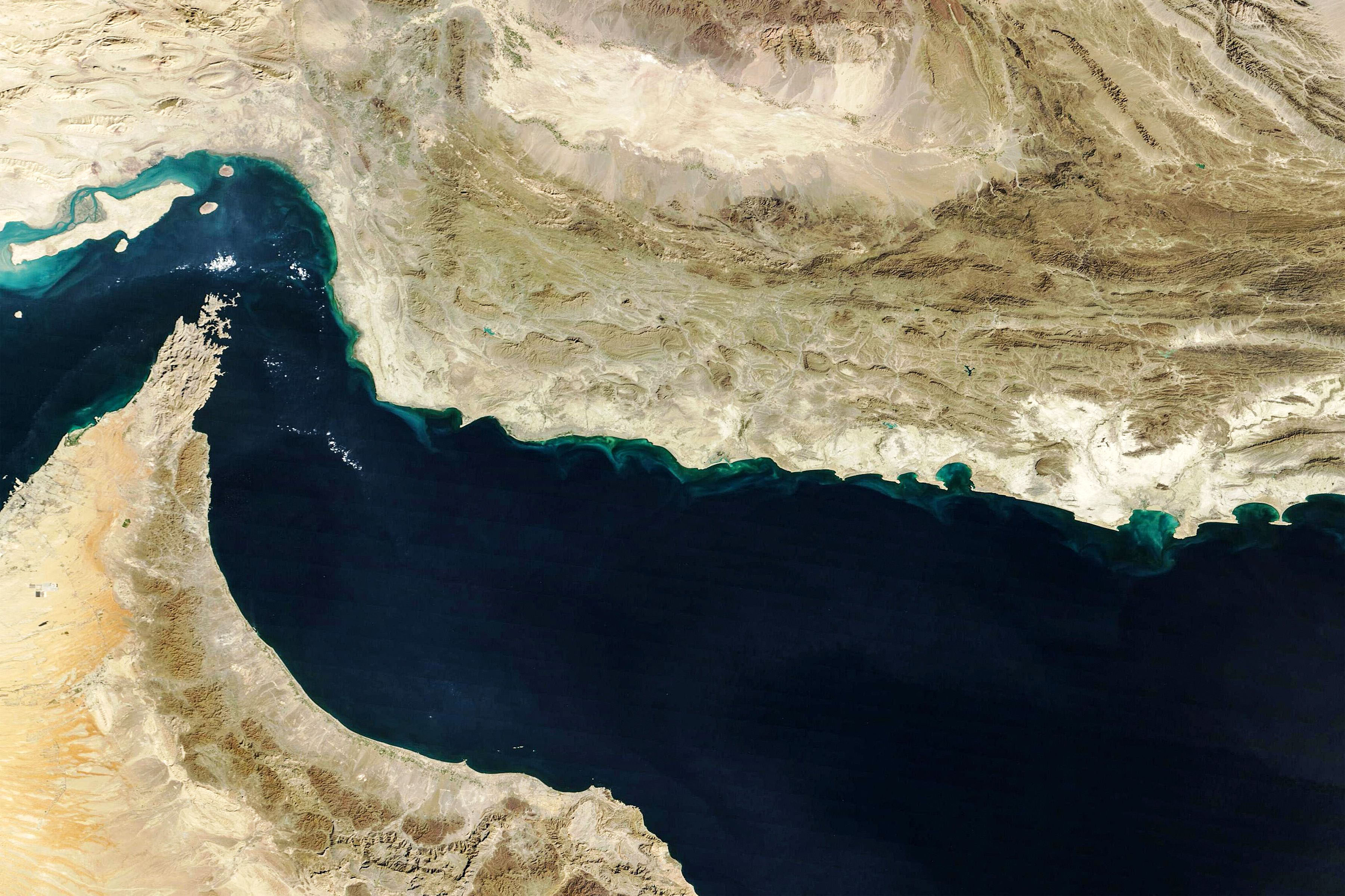 Iran Says Fired 'Warning Missiles' at US Destroyers in Gulf of Oman