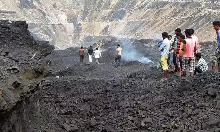 SCCL Coal Stock Lowest In Decade, Site Visit Certificate Introduced After Contractors Abandoned Works SCCL Coal Stock Lowest In Decade, Site Visit Certificate Introduced After Contractors Abandoned Works