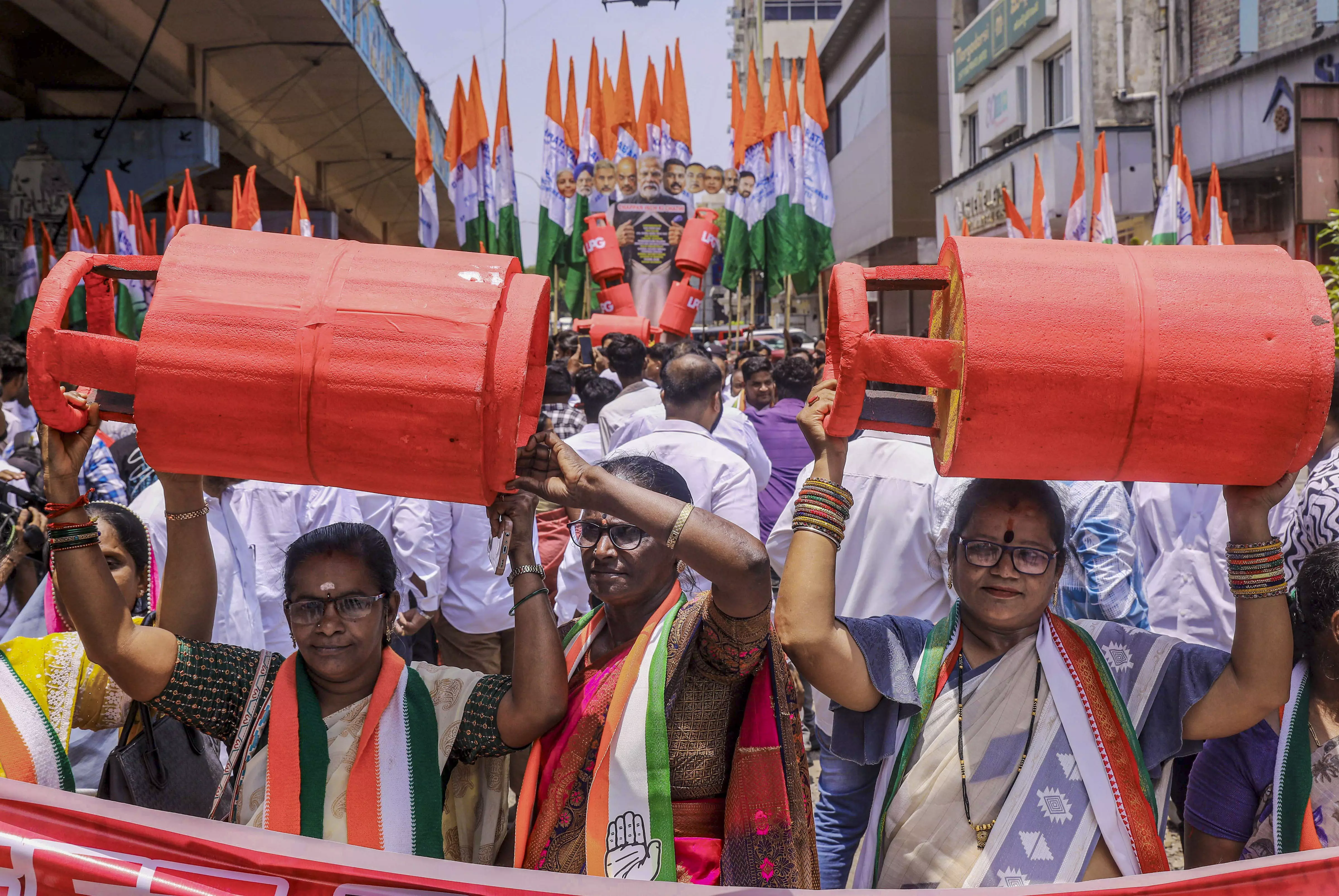 Indian Households Pay Among Lowest LPG Rates in World: Centre Indian Households Pay Among Lowest LPG Rates in World: Centre
