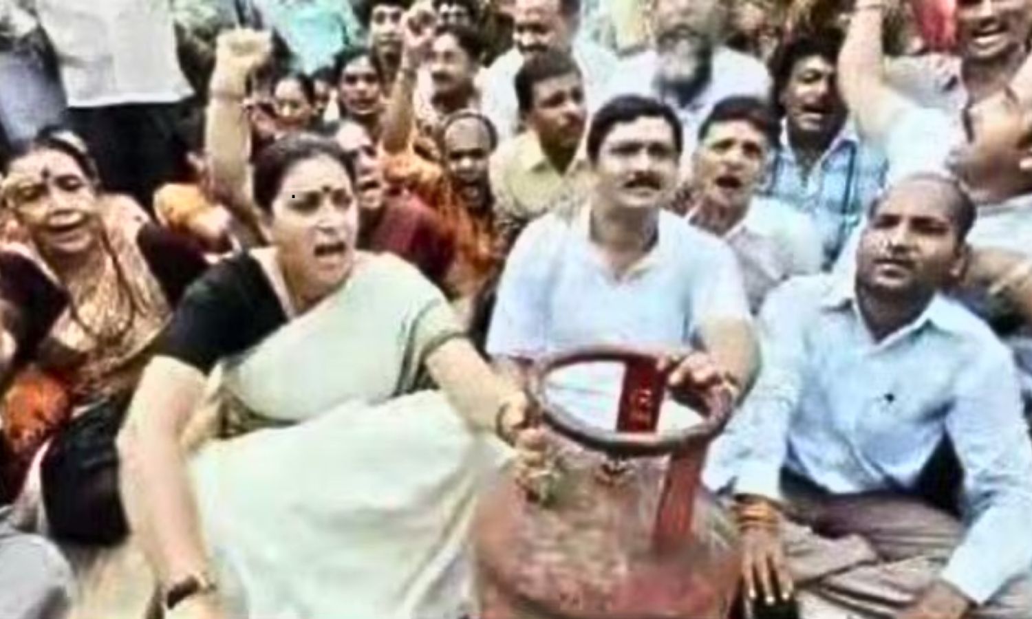 Kharge reminds BJP Leaders of their LPG Price Hike protests