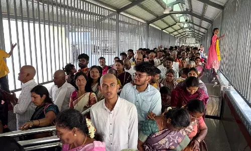 Tirumala Witnessing Heavy Rush With Summer Holidays Nearing Their End Tirumala Witnessing Heavy Rush With Summer Holidays Nearing Their End