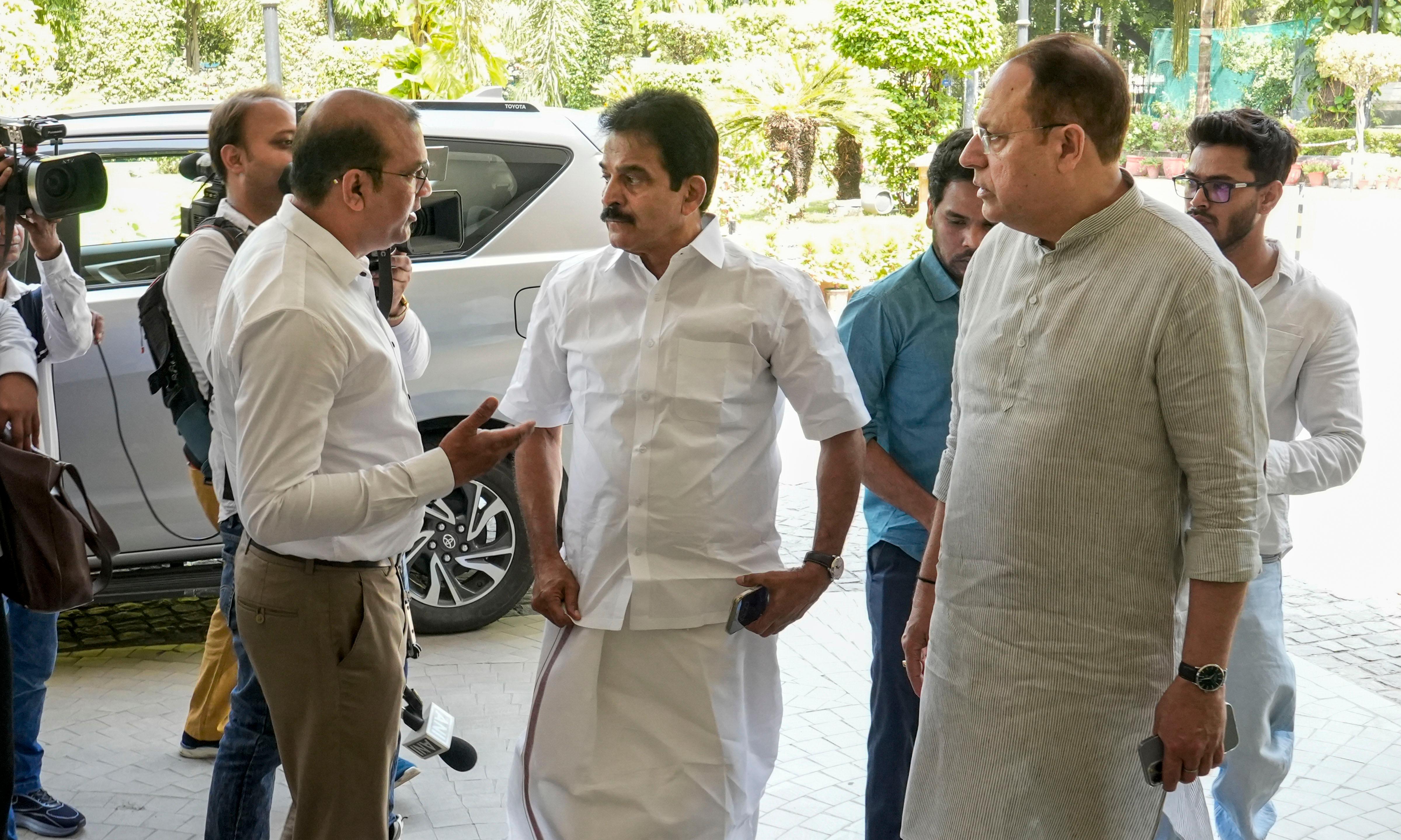 Kharge, Rahul, Mamata Attend Crucial INDIA Bloc Meeting