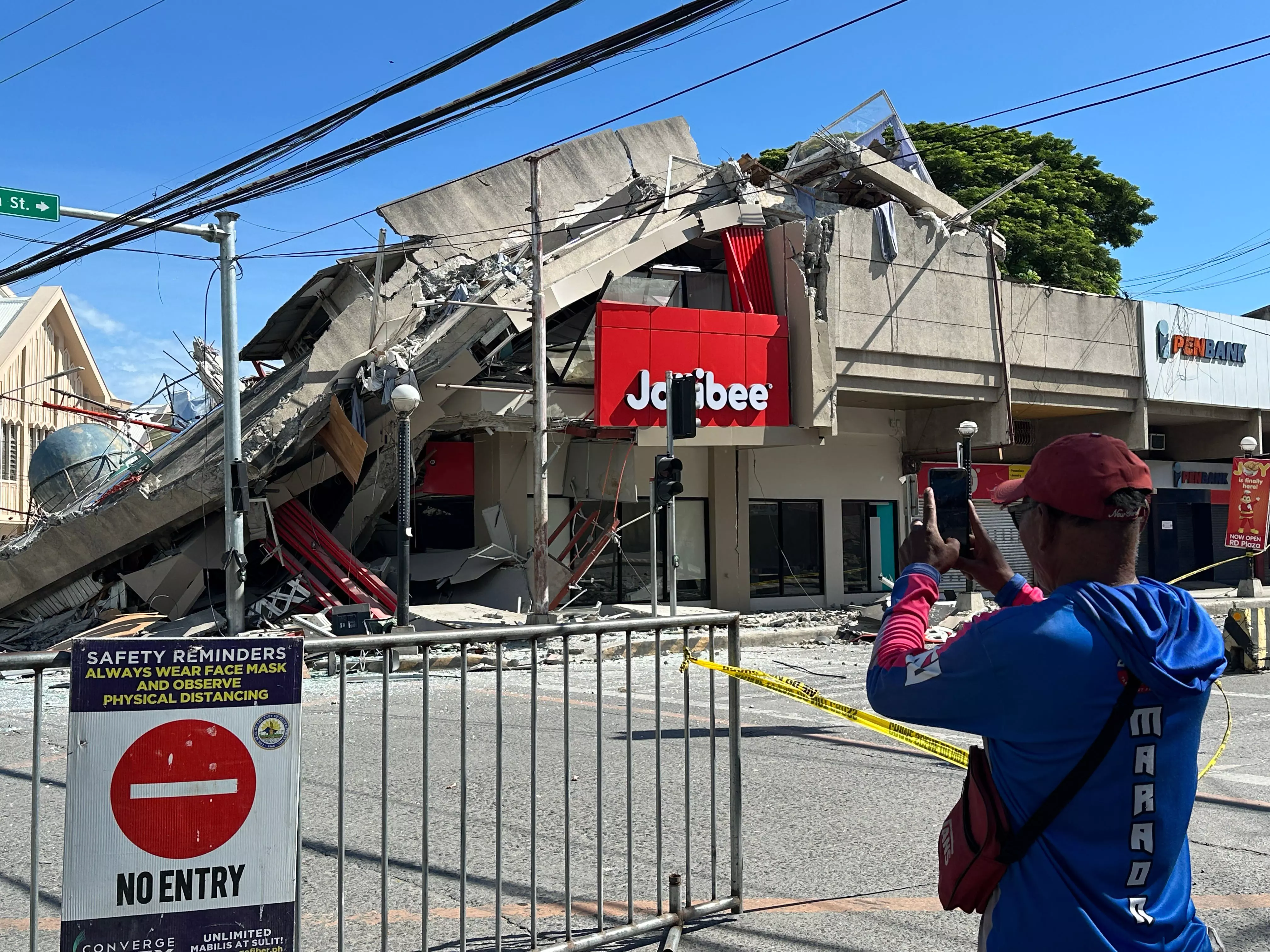 At Least 19 Dead After 7.8-Magnitude Earthquake Hits Philippines At Least 19 Dead After 7.8-Magnitude Earthquake Hits Philippines