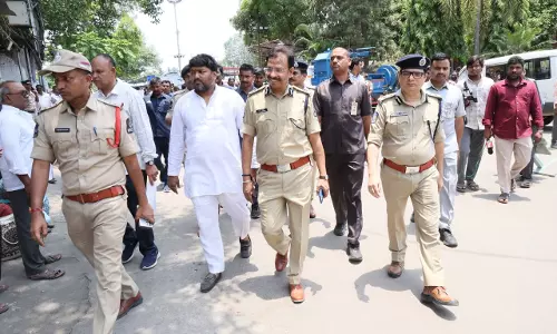 Sajjanar Reviews Crowd Management Measures for Fish Prasadam Distribution Sajjanar Reviews Crowd Management Measures for Fish Prasadam Distribution