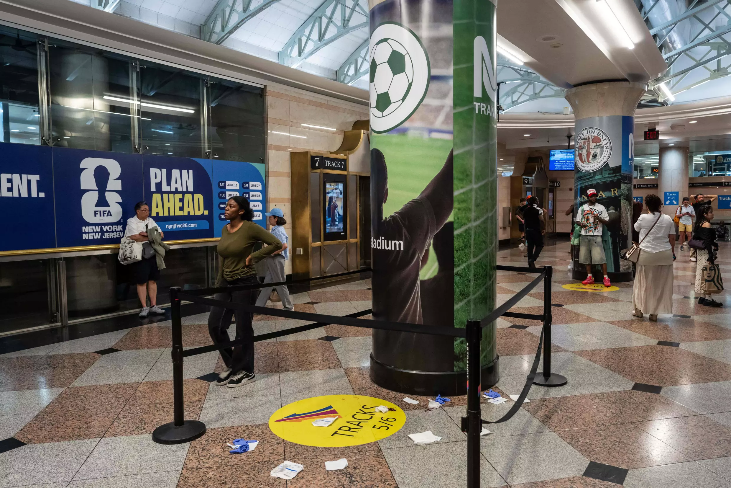 Stabbing Wounds Six at New Yorks Penn Station Stabbing Wounds Six at New Yorks Penn Station
