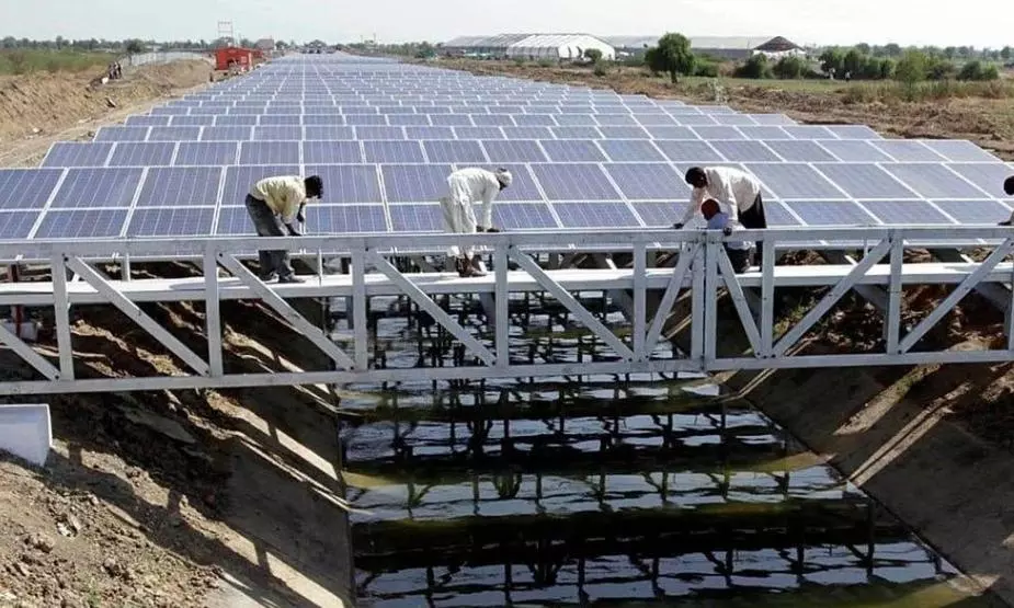 Uttam Pushes Solar Power on Irrigation Lands, Water Bodies Uttam Pushes Solar Power on Irrigation Lands, Water Bodies