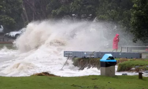 Hundreds Evacuated As Waves Batter New Zealand Capital Hundreds Evacuated As Waves Batter New Zealand Capital