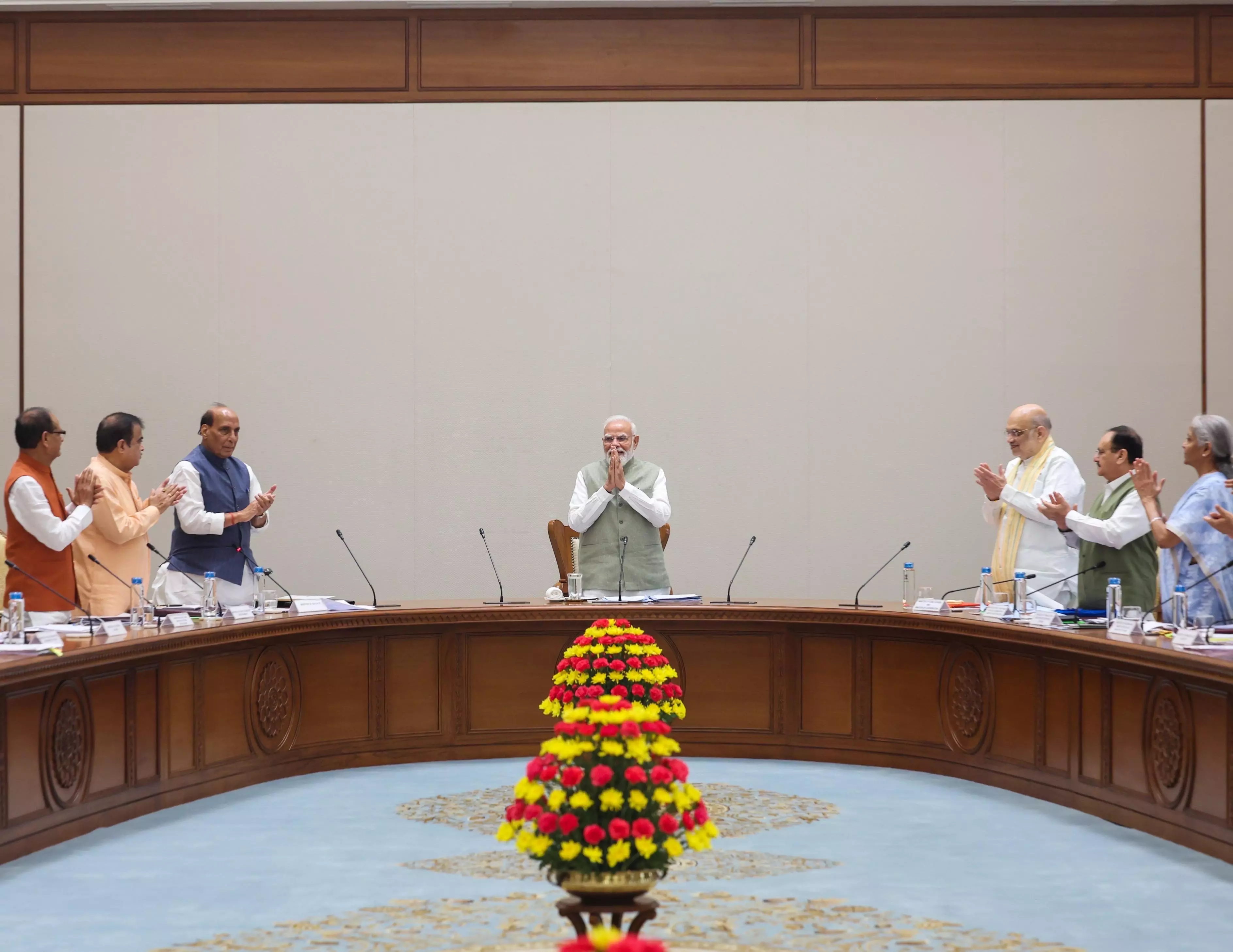 Union Cabinet Applauds PM Narendra Modi for Longest Consecutive Tenure Union Cabinet Applauds PM Narendra Modi for Longest Consecutive Tenure