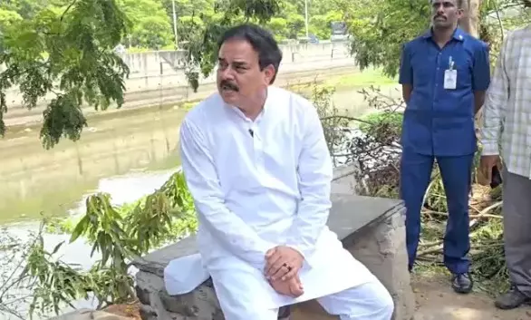 Minister Nadendla Manohar Pulls Up Officials Over Garbage in Tenali, Sits on Spot Until Cleared Minister Nadendla Manohar Pulls Up Officials Over Garbage in Tenali, Sits on Spot Until Cleared
