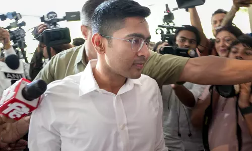 Abhishek-Rahul Meet Fuels Merger Rumours After Sonia-Didi Talks