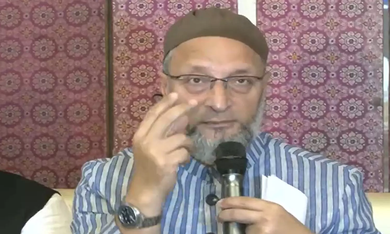 Owaisi Demands EC Accept PAN, Driving Licence For Verification In SIR Owaisi Demands EC Accept PAN, Driving Licence For Verification In SIR