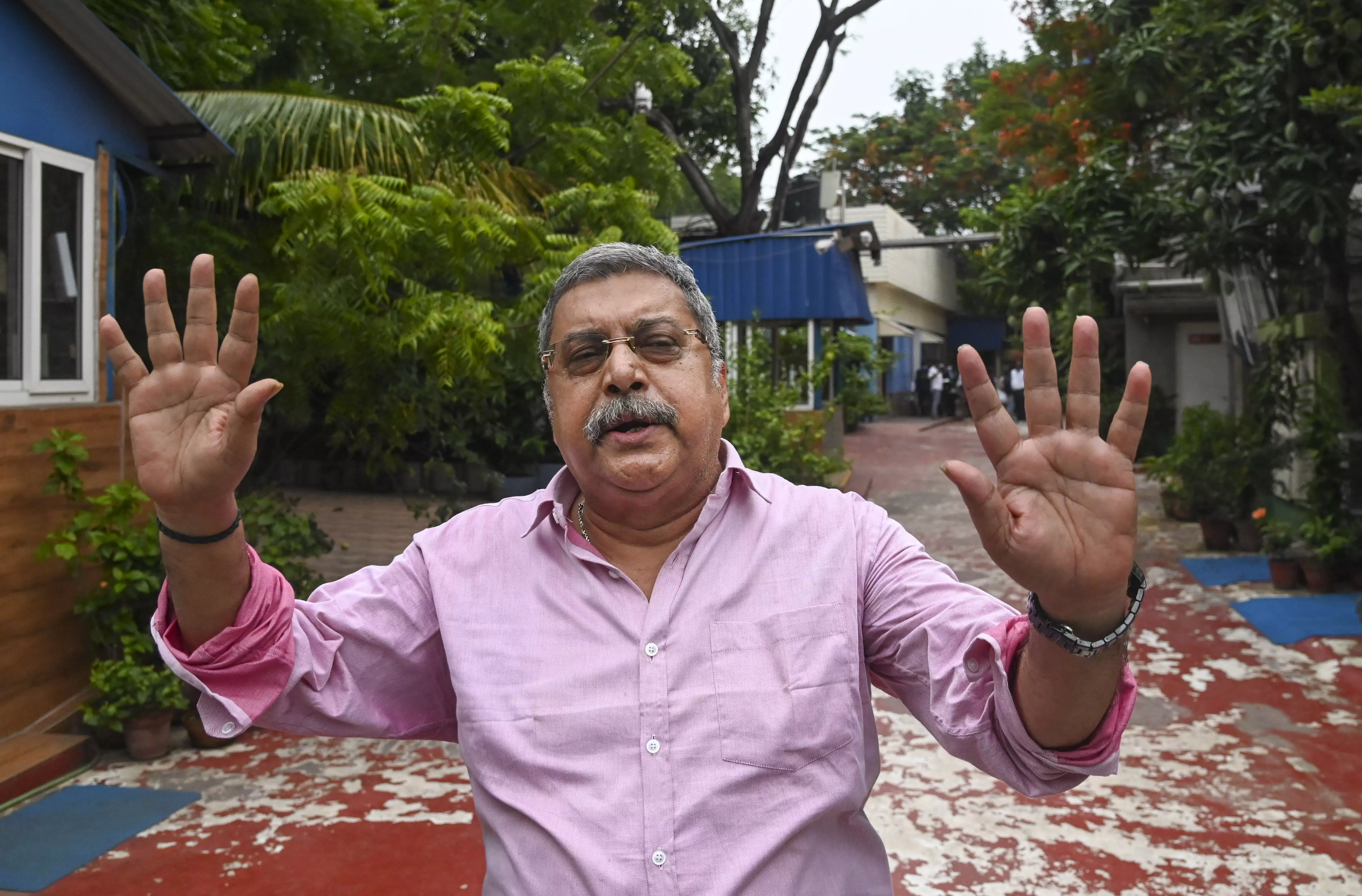 Abhishek or Me: Kalyan Banerjee Issues Ultimatum to Mamata Abhishek or Me: Kalyan Banerjee Issues Ultimatum to Mamata