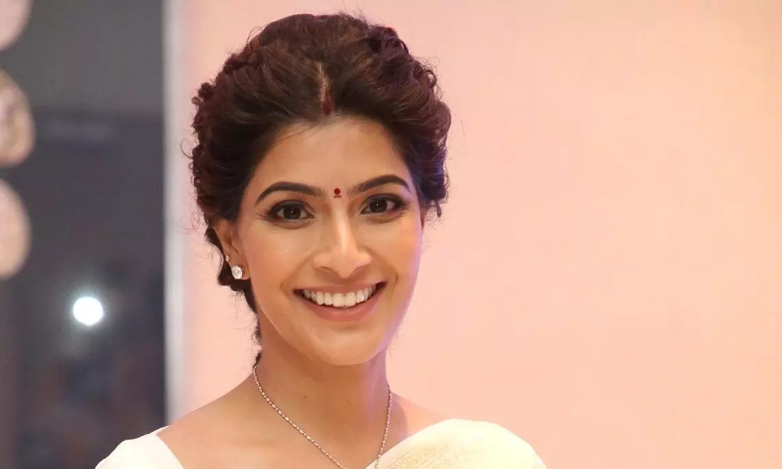 Varalaxmi Sarathkumar Accused of Skipping Dubbing, Promotions Varalaxmi Sarathkumar Accused of Skipping Dubbing, Promotions