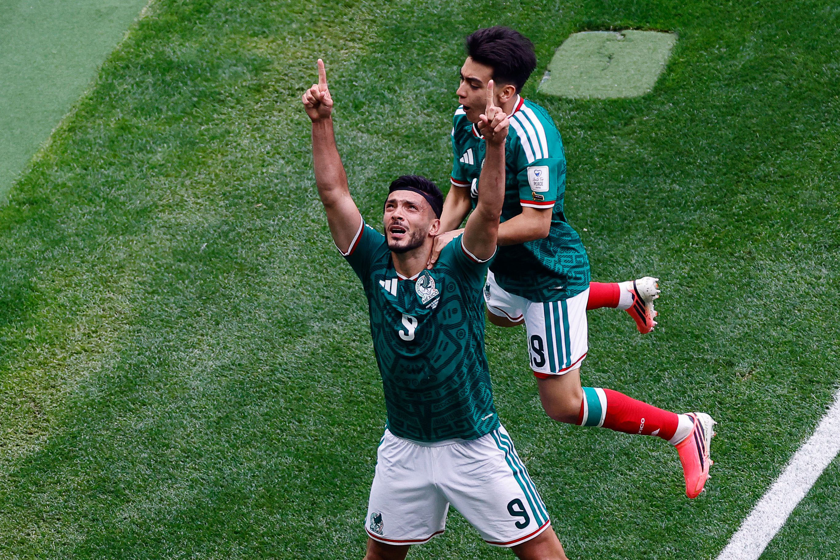 Mexico Kicks Off 2026 World Cup with Dominant 2-0 Victory Over South Africa