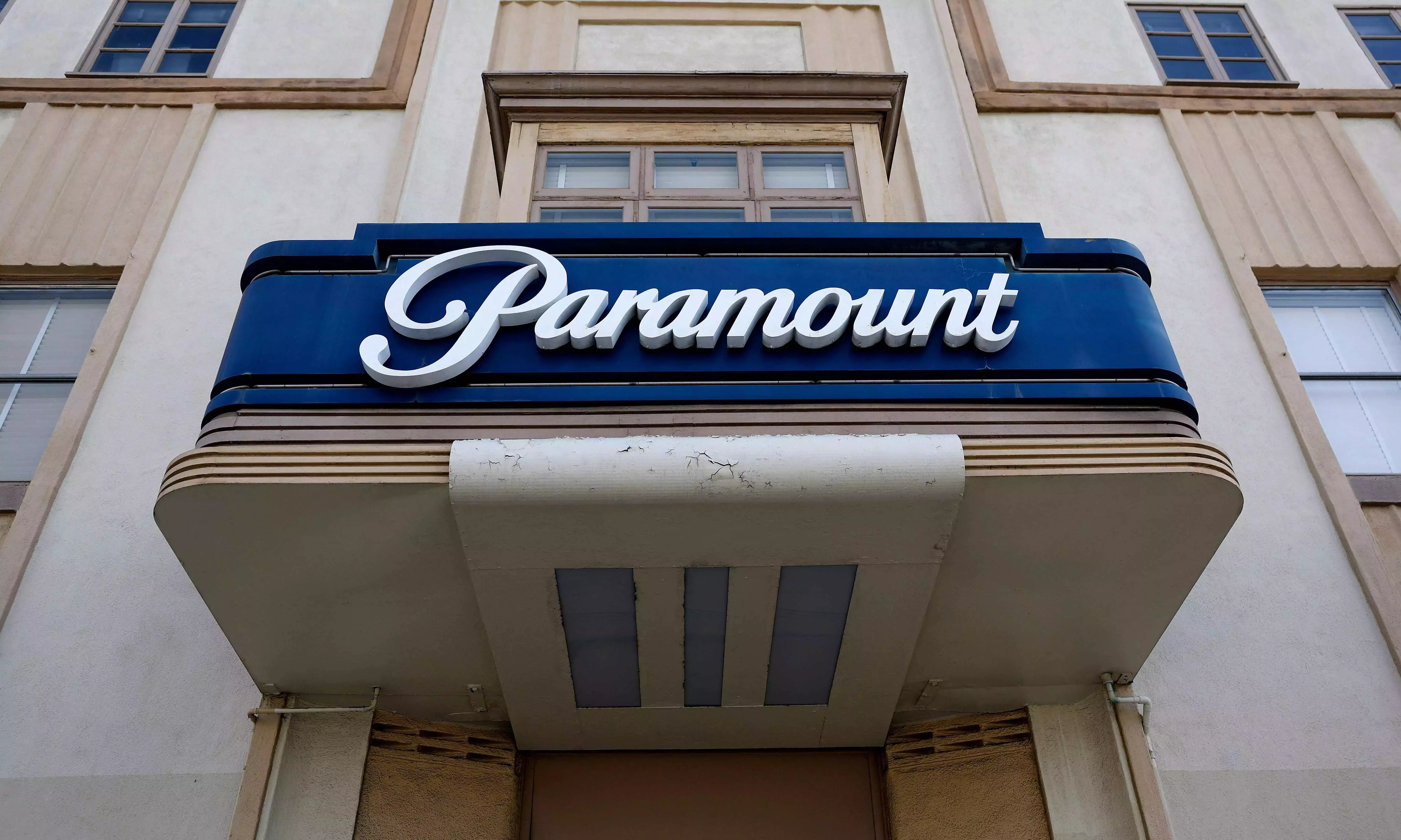US Clears Paramounts $111 Billion Warner Bros. Takeover US Clears Paramounts $111 Billion Warner Bros. Takeover