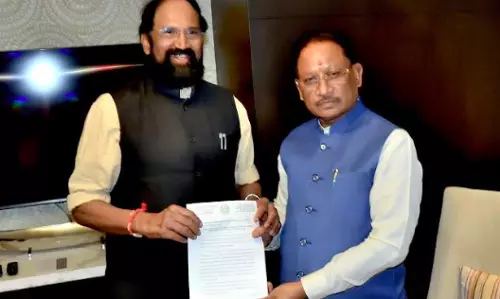 Uttam Meets Chhattisgarh CM, Seeks NOC for Sammakka Project Uttam Meets Chhattisgarh CM, Seeks NOC for Sammakka Project
