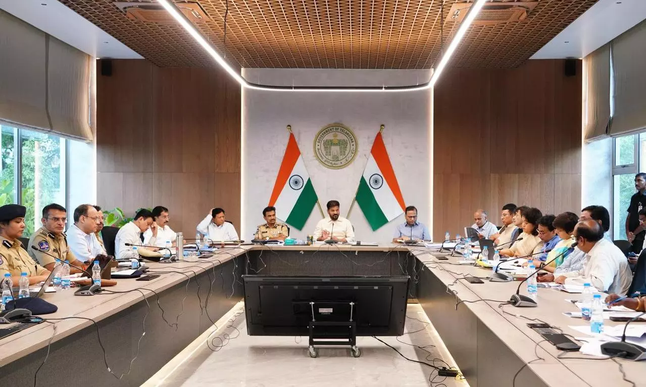 Monsoon Review: CM Warns Officials of Tough Action Monsoon Review: CM Warns Officials of Tough Action