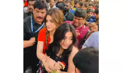 Chaos at Mall Puts Shahid-Rashmika-Kriti at Risk Chaos at Mall Puts Shahid-Rashmika-Kriti at Risk