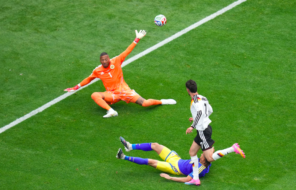 Curacao Coach Advocaat Encourages Players to Keep Heads High After 7-1 Loss to Germany