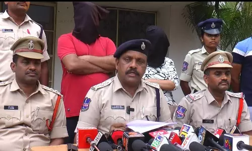 Nalgonda: Chandur Cops Arrest Couple For Circulating Fake Currency Nalgonda: Chandur Cops Arrest Couple For Circulating Fake Currency