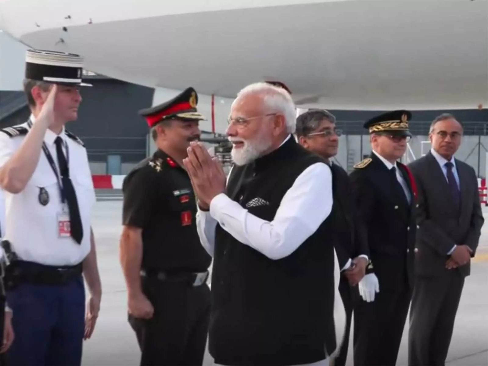 PM Modi Arrives in Paris for Final Leg of France Visit PM Modi Arrives in Paris for Final Leg of France Visit