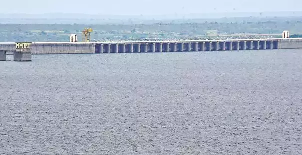 Telangana: Krishna, Godavari Facing Bleak Days, Little Rain in Upper Reaches Telangana: Krishna, Godavari Facing Bleak Days, Little Rain in Upper Reaches