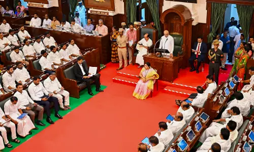 TN Guv Expresses Satisfaction Over Uninterrupted Assembly Address After 3 Years TN Guv Expresses Satisfaction Over Uninterrupted Assembly Address After 3 Years
