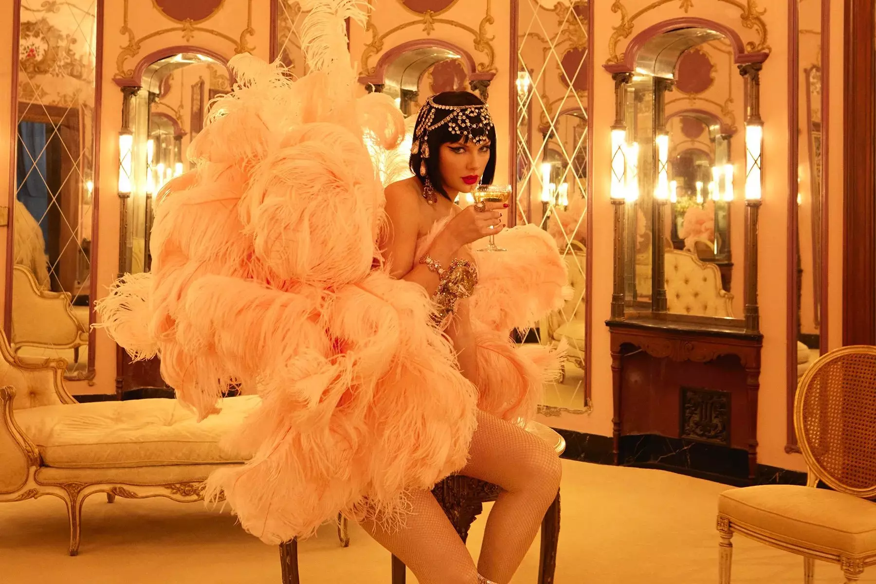 Taylor Swift Shares Behind-the-Scenes Glimpse of Recording 'I Knew It ...