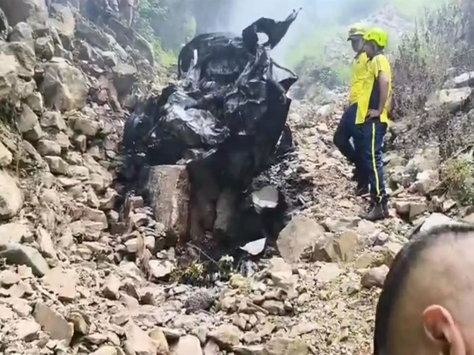 5 Killed, 3 Injured as Vehicle Plunges Into Gorge, Catches Fire in Uttarakhands Barakot 5 Killed, 3 Injured as Vehicle Plunges Into Gorge, Catches Fire in Uttarakhands Barakot