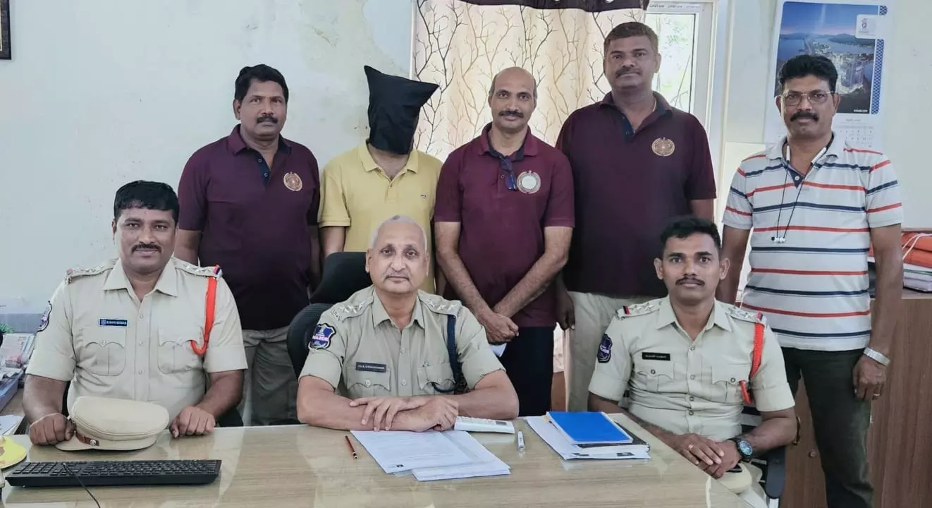 Hyderabad: Fake Hyd IIT Professor Dupes Students Of ₹10 Lakh Hyderabad: Fake Hyd IIT Professor Dupes Students Of ₹10 Lakh